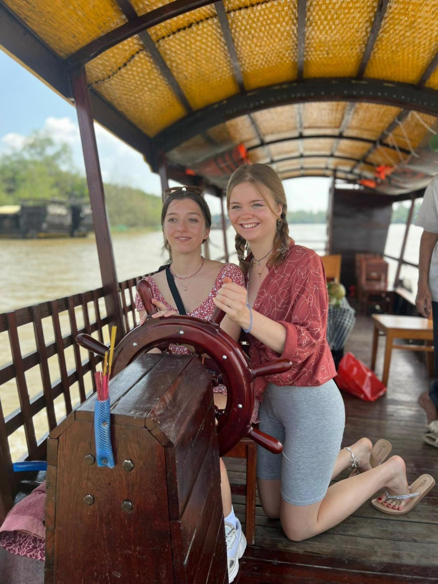 Hide Away Bungalows In Ben Tre City Exterior foto