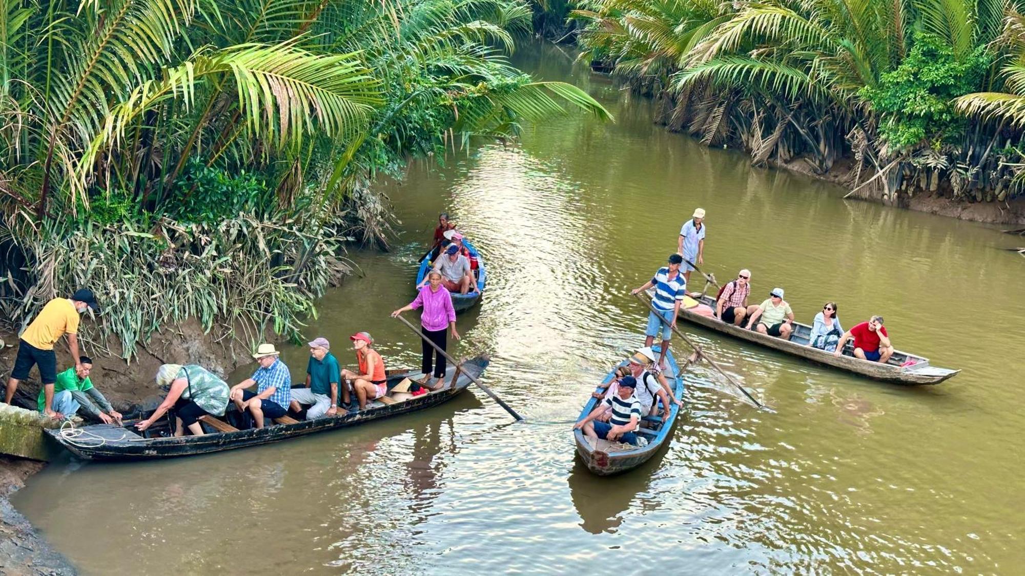 Hide Away Bungalows In Ben Tre City Exterior foto