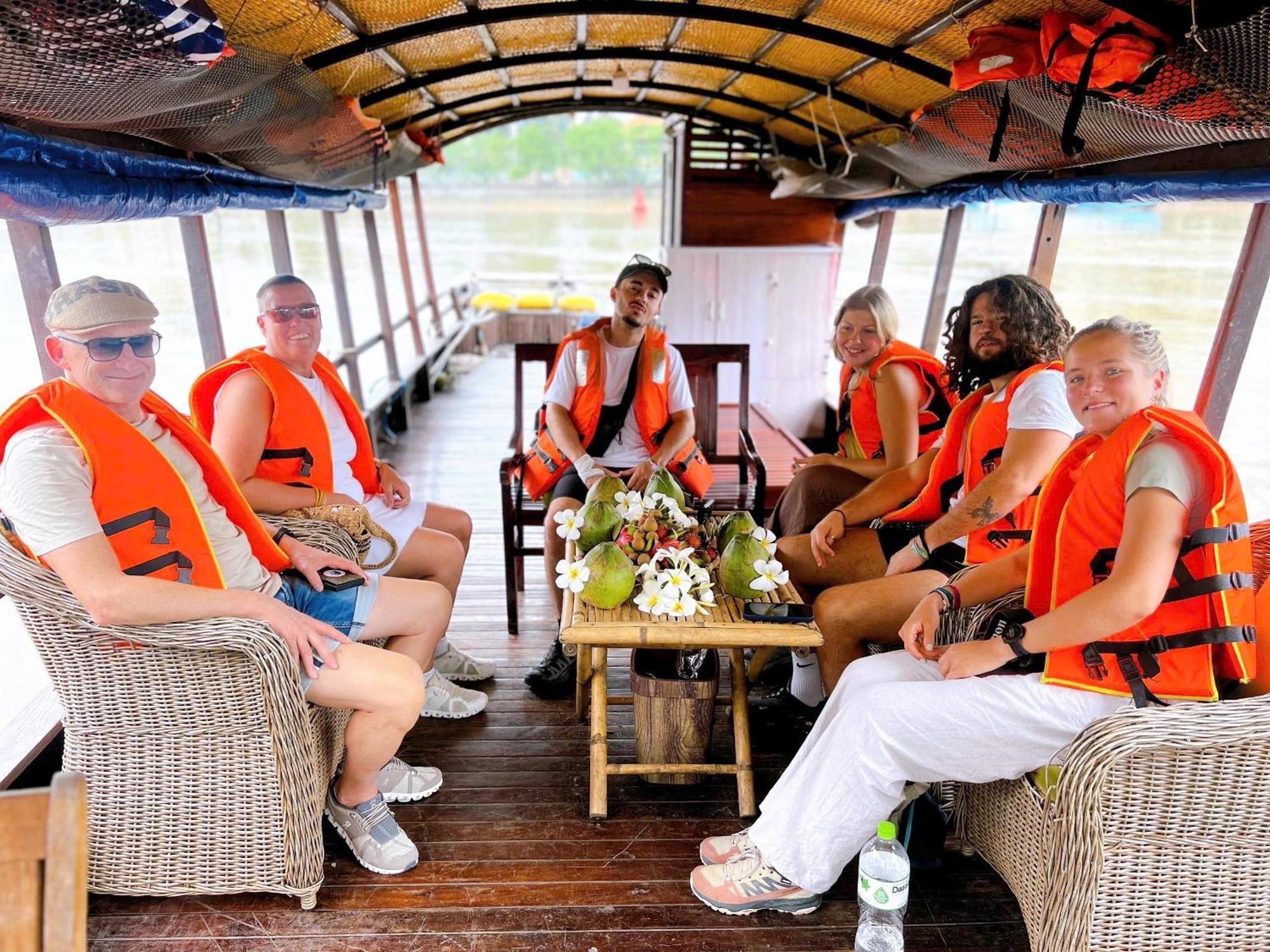 Hide Away Bungalows In Ben Tre City Exterior foto